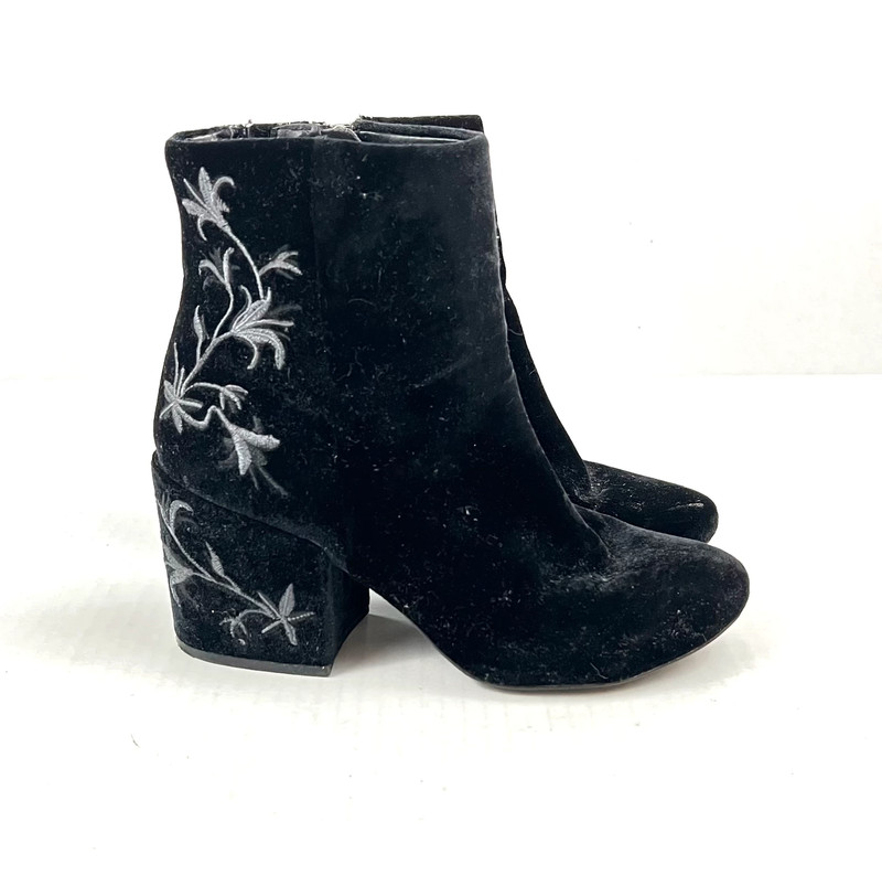 Velvet clearance embroidered boots