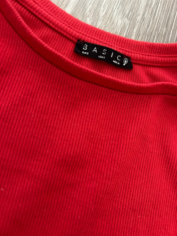 Jersey rojo de Stradivarius 2