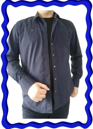 Chemise Tommy Hilfiger bleue marine logo brodé taille XXL, marque: Tommy Hilfiger, état: Très bon état, taille: XXL, 22,00 €, 23,80 € Protection acheteurs incluse