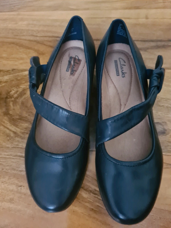 Lovely Ladies Clarks Shoes Size UK 4 - Vinted