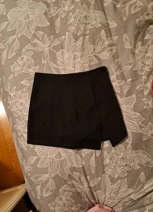 gonna pantalone nera, brand: Shein, condizioni: Ottime, taglia: XS / IT 38 / EU 34, €3.00, €3.85 include la Protezione acquisti