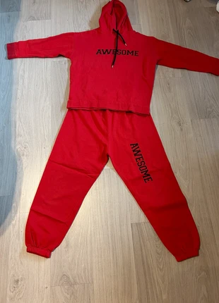 Rood trainingspak/huispak, état: Satisfaisant, taille: M, 4,00 €, 4,90 € Protection acheteurs incluse