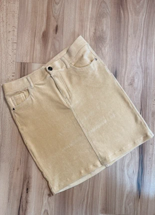 Jupe courte en velours beige – Élégante, douce et tendance ! Vintage dressing, merk: Vintage Dressing, staat: Heel goed, maat: M / 38 / 10, € 7,50, € 8,58 inclusief Kopersbescherming