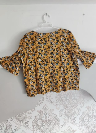 Blusa amarilla con estampado floral de Springield., brand: Springfield, condizioni: Ottime, taglia: L / IT 44 / EU 40, €3.00, €3.85 include la Protezione acquisti