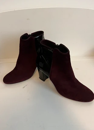 Korte sjieke laarsjes, merk: Pollini, staat: Heel goed, maat: 39, € 86,95, € 92,00 inclusief Kopersbescherming