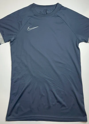 Tee-shirt Nike, marke: Nike, zustand: Gut, größe: S, 5,00 €, 5,95 € inklusive Vinted-Käuferschutz