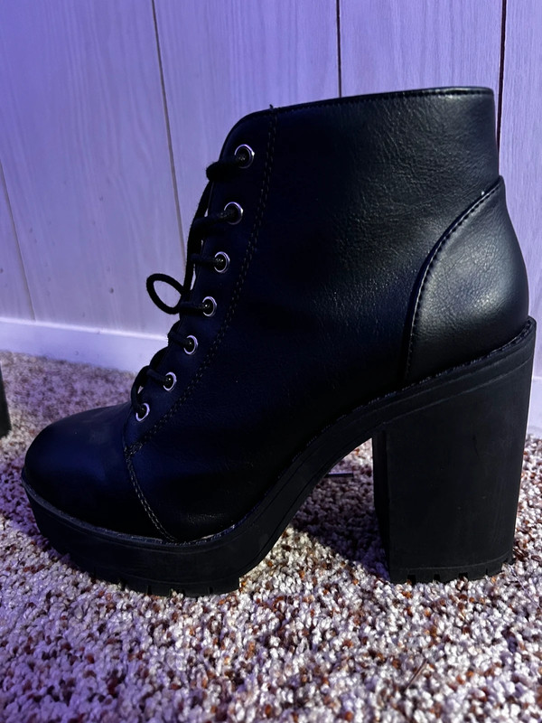 H&M Divided Ankle Boots 2