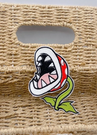 Écusson brodé plante carnivore Mario, brand: Super Mario, condition: Very good, €6.00, €7.00 includes Buyer Protection