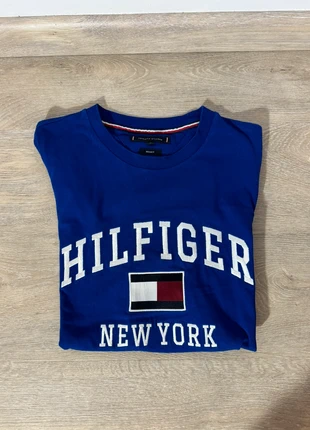 T-shirt Tommy Hilfiger bleu logo brodé taille M, marke: Tommy Hilfiger, zustand: Neu, größe: M, 12,00 €, 13,30 € inklusive Vinted-Käuferschutz