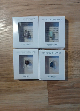 Lot 4 pendentif en pierre, marque: unique stones, état: Neuf avec étiquette, 15,00 €, 16,45 € Protection acheteurs incluse