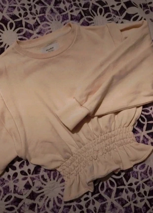 Sudadera elegante de mujer color crema, brand: Pull & Bear, condizioni: Ottime, taglia: S / IT 40 / EU 36, €12.00, €13.30 include la Protezione acquisti