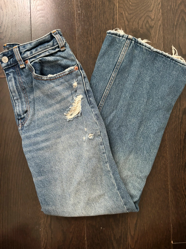 Abercrombie high-rise wide-legged jeans 1