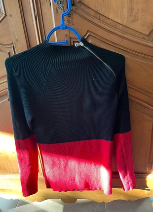 Pull bicolore rouge et noir Ralph Lauren, marke: Lauren Ralph Lauren, zustand: Sehr gut, größe: M, 5,00 €, 5,95 € inklusive Vinted-Käuferschutz