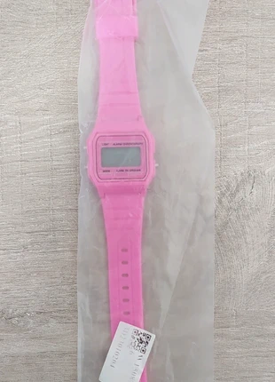 Montre waterproof rose, marque: Amazon, état: Neuf avec étiquette, 8,00 €, 9,10 € Protection acheteurs incluse