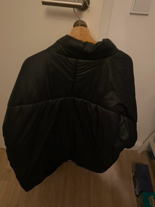 Black yeezy jacket shop