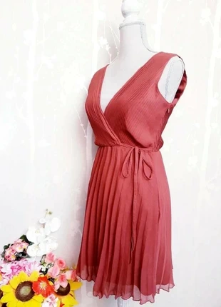 Superbe robe plissée d'ASOS😍😍T38 👉Neuve , merk: ASOS, staat: Nieuw met prijskaartje, maat: M / 38 / 10, € 49,00, € 52,15 inclusief Kopersbescherming