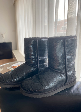 Bottes UGG noir paillettes Vinted