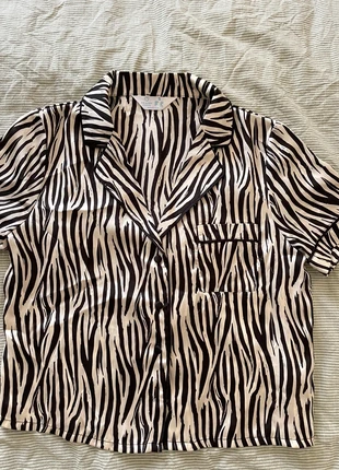 Silk Pyjama Top / Zebra pyjama , merk: Primark, staat: Nieuw zonder prijskaartje, maat: S / 36 / 8, € 9,99, € 11,19 inclusief Kopersbescherming