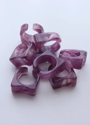 Anillos resina morados, marca: Ulali, estado: Nuevo con etiquetas, tamaño: 18,1 mm Ø / 18,5, 2,50 €, 2,63 € Protección al comprador incluida