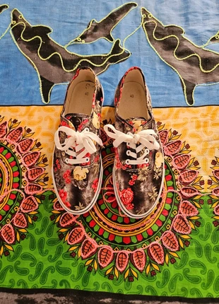 Sneakers trendy con motivi floreali misura 40, marque: Made In Italy, état: Très bon état, taille: 40, 10,00 €, 11,20 € Protection acheteurs incluse