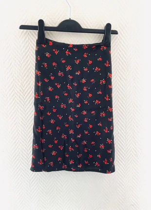 Jupe fluide XS brandy Melville, marque: Brandy Melville, état: Neuf sans étiquette, taille: XS / 34 / 6, 3,50 €, 4,38 € Protection acheteurs incluse