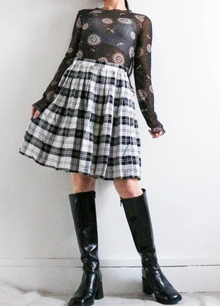Vintage tartan skirt | Jupe plissée tartan vintage noir et blanc, marque: Vintage, état: Très bon état, taille: S / 36 / 8, 12,00 €, 13,30 € Protection acheteurs (Pro) incluse