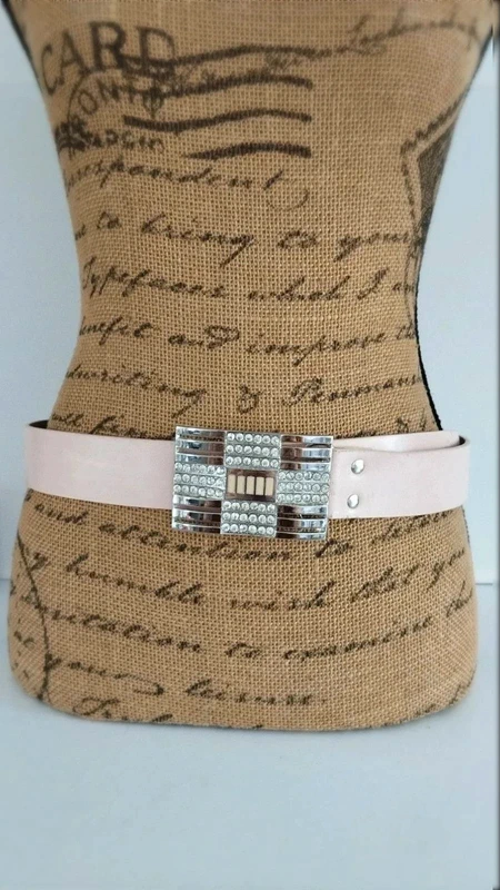 Ceinture rose boucles argenté 90 cm