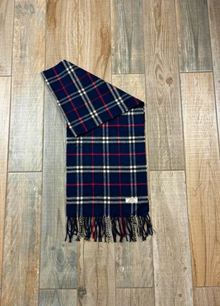 Écharpe Burberry bleu marine vintage 2000s, marke: Burberry, zustand: Sehr gut, 45,00 €, 47,95 € inklusive Vinted-Käuferschutz