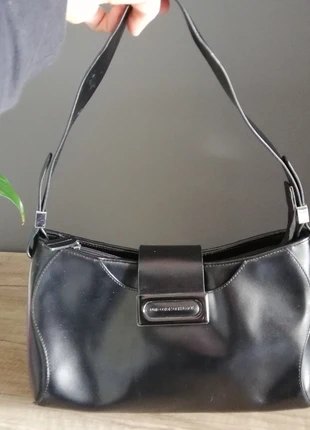 Bolso de mano de piel negro - Sac à main en cuir noir, marque: United Colors of Benetton, état: Très bon état, 30,00 €, 32,20 € Protection acheteurs incluse