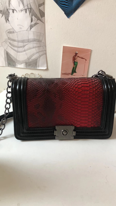 Sac a main faux crocodile rouge et noir Vinted