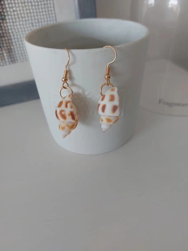 Boucles d'oreilles coquillages tachetés