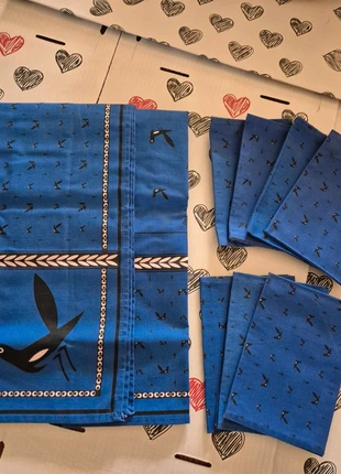 Lot Nappe carrée + 7 Serviettes, staat: Nieuw zonder prijskaartje, € 12,00, € 13,30 inclusief Kopersbescherming