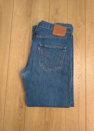 Jean Levi’s 501® Premium homme W33 L32 🔵 coupe droite vintage – denim bleu authentique, marke: Levi's, zustand: Sehr gut, größe: W33 | DE 48, 25,00 €, 26,95 € inklusive Vinted-Käuferschutz