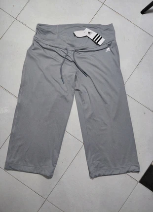 Pantaloni Sportivi Capri Adidas Climalite Grigio Chiaro Nuovi con Etichette, brand: adidas, condizioni: Nuovo senza cartellino, taglia: S / IT 40 / EU 36, €10.00, €11.20 include la Protezione acquisti