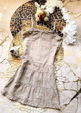 Robe d'été taupe avec fleurs brodées en coton lin Taille 12ans 🎈🎈, marca: Adelie, estado: Bom, tamanho: 12 anos / 152 cm, €8.00, €9.10 inclui Proteção do Comprador Pro