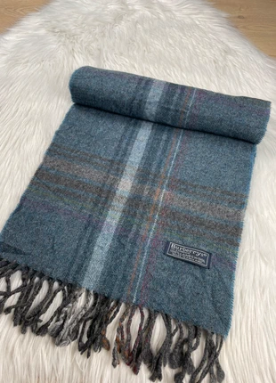 Écharpe Burberry vintage 100% laine made in England, merk: Burberry, staat: Heel goed, € 30,00, € 32,20 inclusief Kopersbescherming