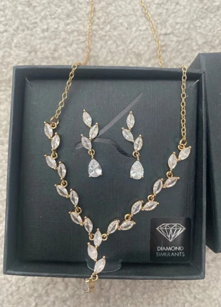 Earrings and Necklace set, brand: Lovisa, condition: New without tags, £25.00, £26.95 includes Buyer Protection