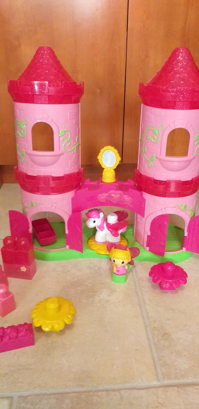 Mega bloks pink sales castle