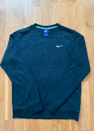 Pull Nike noir taille M, brand: Nike, condizioni: Ottime, taglia: M, €15.00, €16.45 include la Protezione acquisti