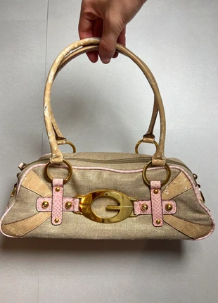 Sac a main baguette Guess Vintage beige / crème, marke: GUESS, zustand: Sehr gut, 75,00 €, 79,45 € inklusive Vinted-Käuferschutz