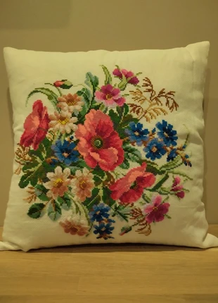 🌸 Coussin décoratif brodé main – Motif floral printanier 🌸, marca: Fait Main, estado: Novo sem etiquetas, tamanho: 40 x 40 cm, €25.00, €26.95 inclui Proteção do Comprador