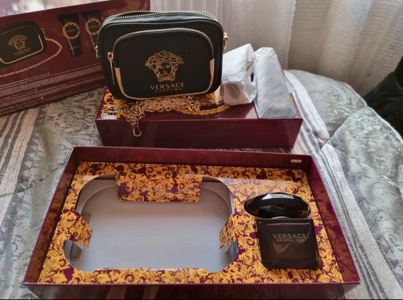 Versace Crystal noir gift set with bag. 3