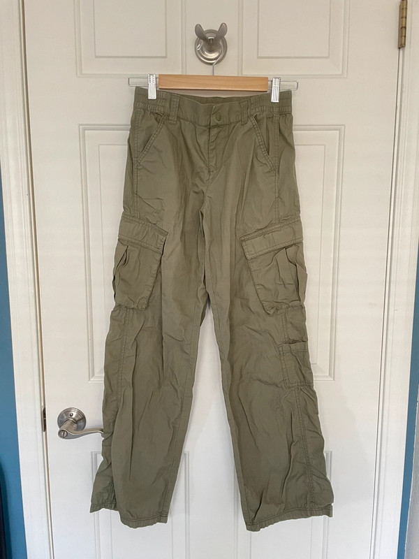 H&M green cargo pants 1