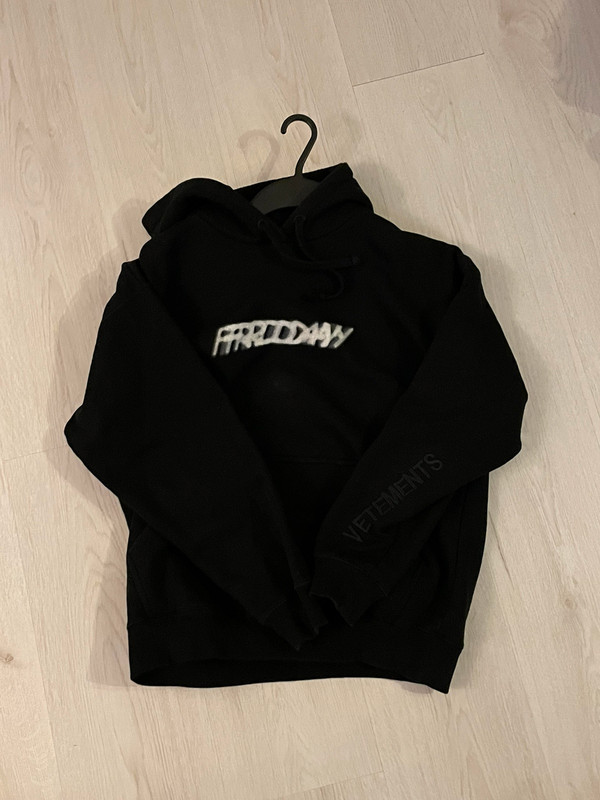 VETEMENTS, T-Shirts, Hoodies, Caps