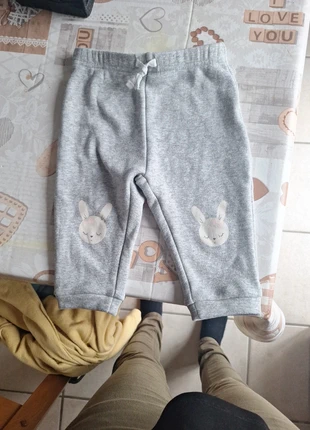 Jogging lapinou, marque: Pat et Ripaton, état: Très bon état, taille: 6-9 mois / 68 cm, 1,25 €, 2,01 € Protection acheteurs incluse