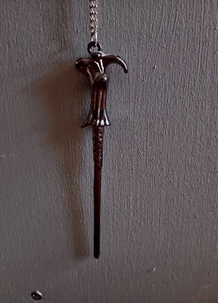 Ketting met staf van Voldemort, merk: Harry Potter, staat: Heel goed, € 5,00, € 5,95 inclusief Kopersbescherming
