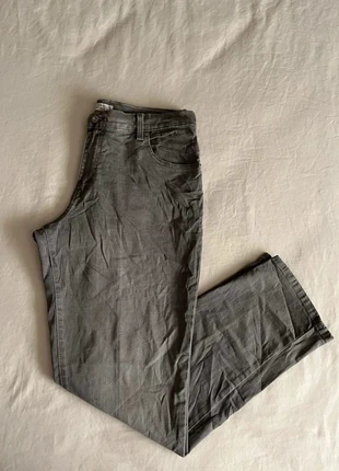 Jean Levi's 550 Femme gris Taille W31 - FR42, brand: Levi's, condition: Very good, size: XL / 42 / 14, €18.00, €19.60 includes Buyer Protection