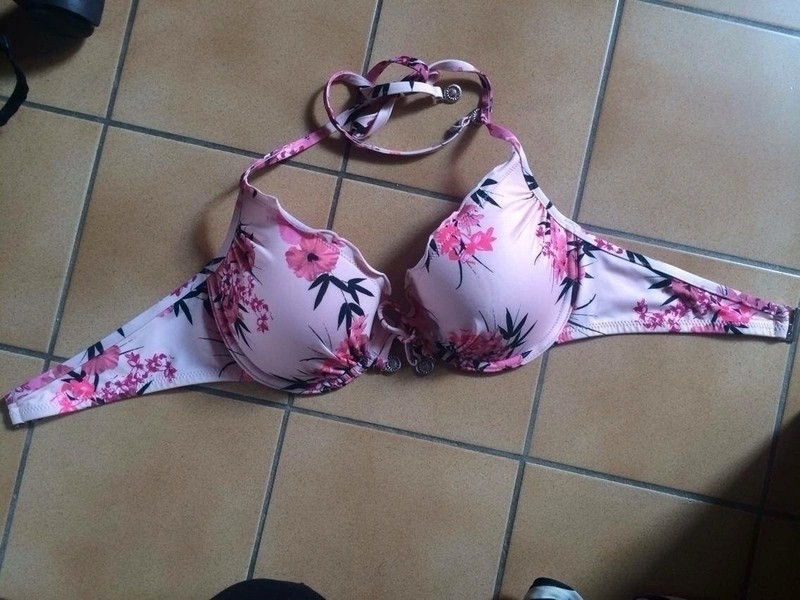 Haut de maillot de bain rose tahitienne 1
