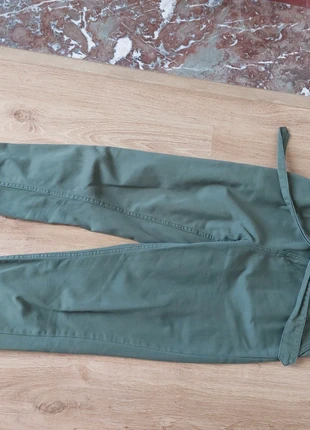 Joli pantalon slouchy paperasse Bonobo taille 36 en très bon état, brand: Bonobo, condition: Very good, size: S / 36 / 8, €10.00, €11.20 includes Buyer Protection