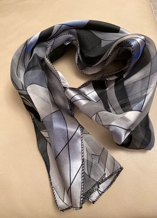 Foulard • Fular • Seidentuch • Sjaal • Echarpe , état: Très bon état, 3,00 €, 3,85 € Protection acheteurs incluse